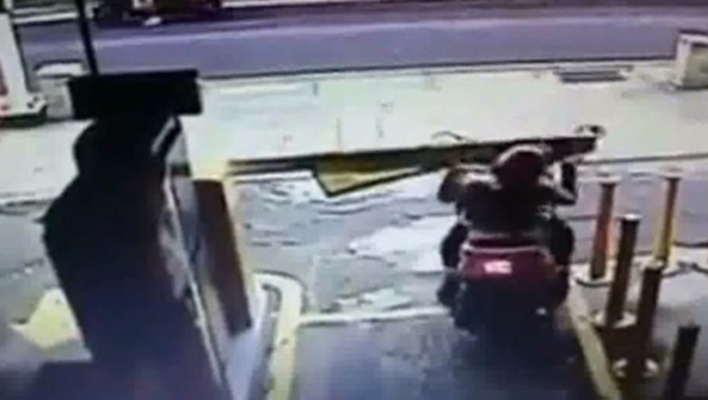 To βουντού του γκαραζιέρη (video)