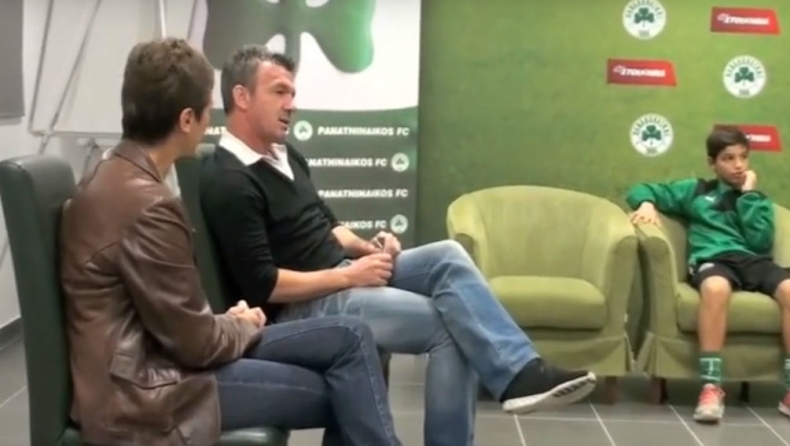 Mικροί ποδοσφαιριστές ανακρίνουν τον Σαραβάκο (vid)