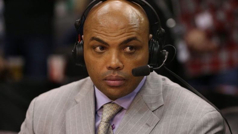 Ο Τσαρλς Μπάρκλεϊ δεν... τρελαίνεται για τα Χριστούγεννα!