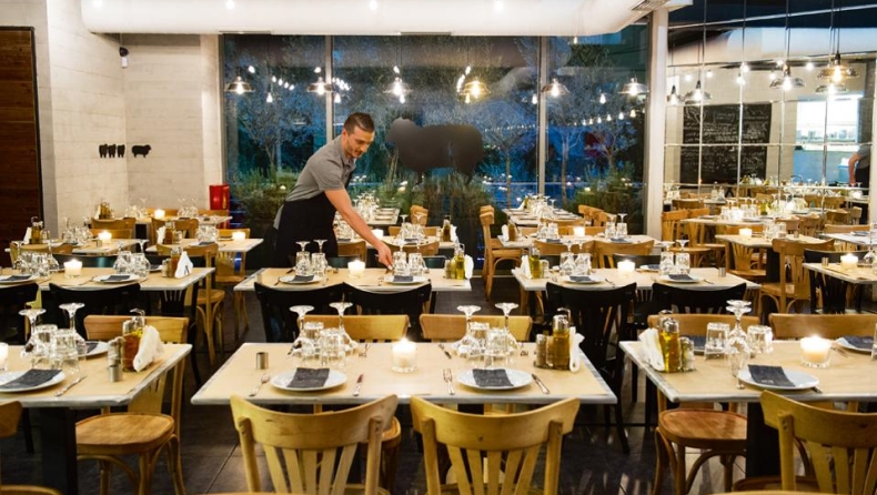 Eστιατόρια που τα έβαλαν με τον καπνό