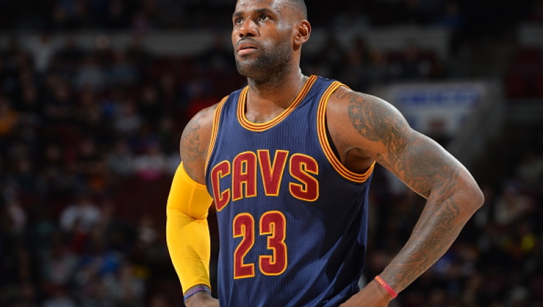 Έφαγε τη μπάλα στη μούρη ο ΛεΜπρον! (vid)