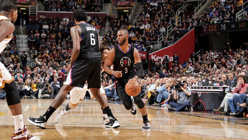 Ο Πολ «πέταξε» στο παρκέ τον Ντελαβεντόβα (vid)