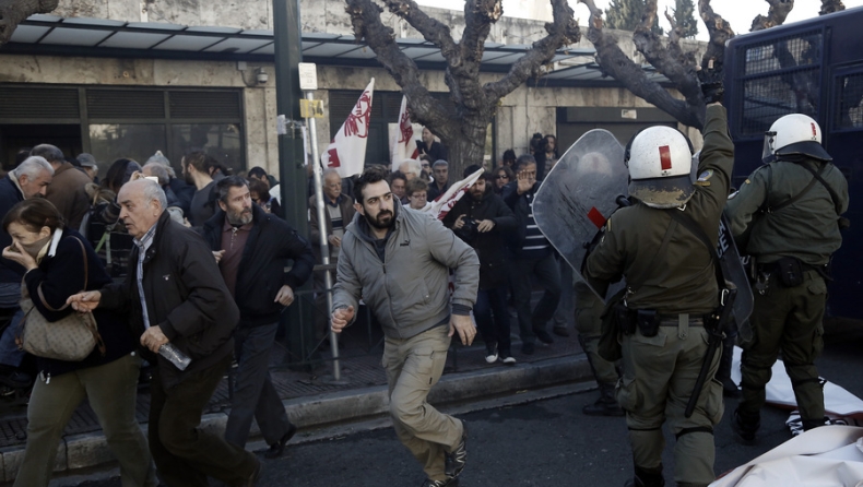 ΕΔΕ για τα χημικά στους συνταξιούχους στο Σύνταγμα