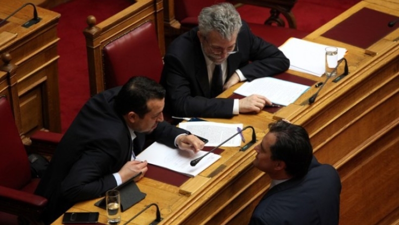 Κόντρα Παππά – Γεωργιάδη για τις τηλεοπτικές άδειες