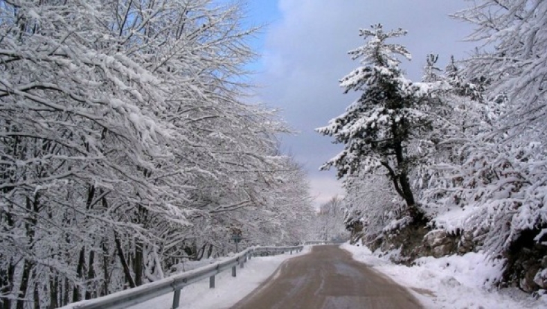 Περιορίζονται οι χιονοπτώσεις, παραμένει ο ισχυρός παγετός