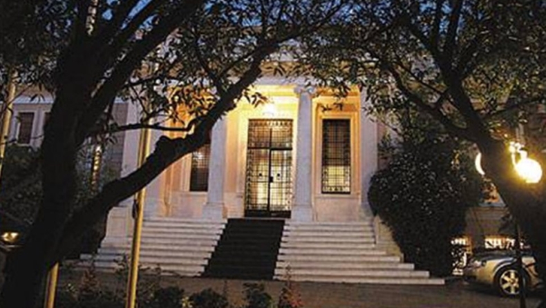 Αγρότες, δικηγόροι, γιατροί, επιστήμονες & δανειστές…