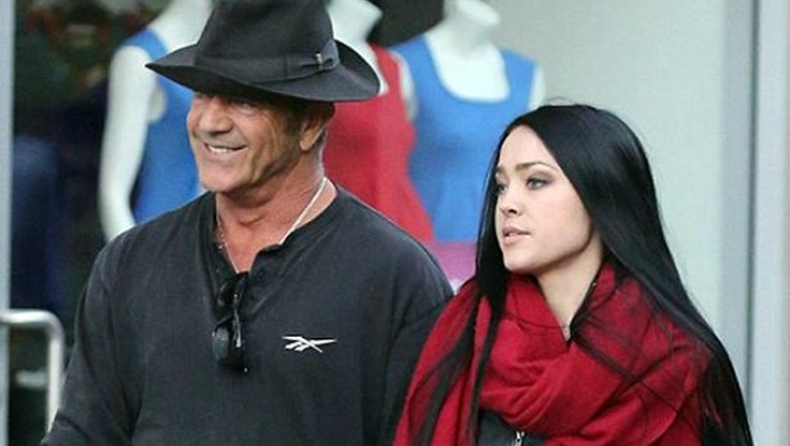 Η κατά 36 χρόνια νεότερη σύντροφος του Μελ Γκίμπσον (pics)