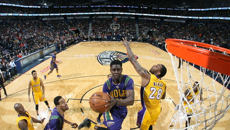 Η... αστεία άμυνα των Λέικερς! (vid)