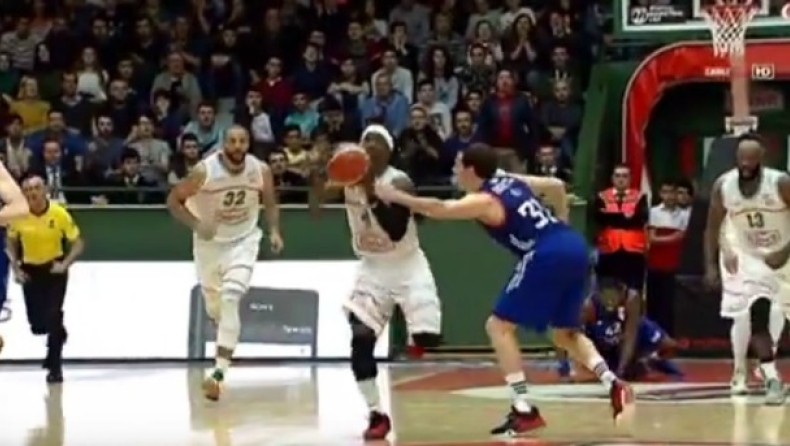 Φόρτσον απ' το κέντρο... and1! (vid)