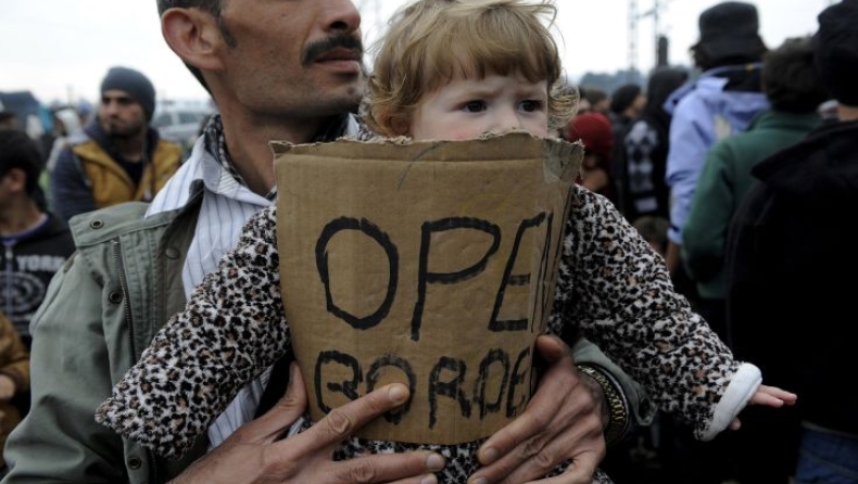 Έτσι φορτίζουν τα κινητά τους οι πρόσφυγες στην Ειδομένη (pics)