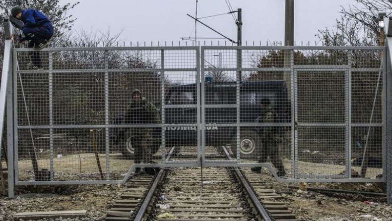 Ειδομένη: Στήνεται φράχτης και στις σιδηροδρομικές γραμμές