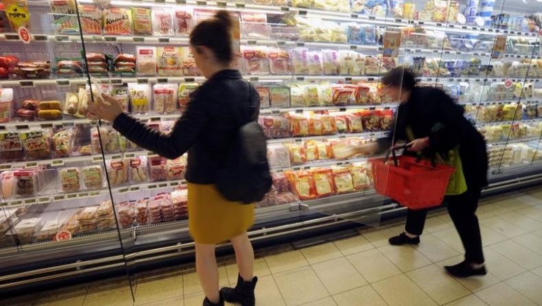 Η Γαλλία υποχρεώνει τα σούπερ μάρκετ να δωρίζουν τα απούλητα τρόφιμα στους φτωχούς