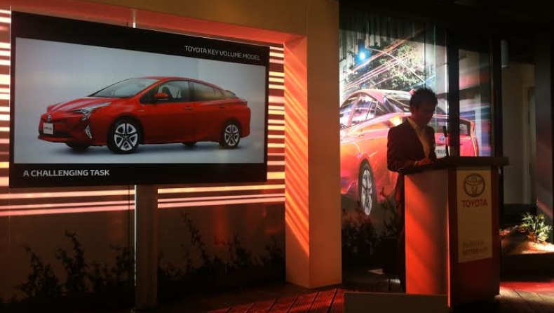 Live από την Βαλένθια στο τιμόνι του νέου Prius