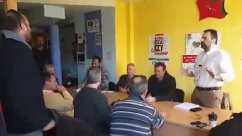 Αγρότες εισέβαλαν στα γραφεία του ΣΥΡΙΖΑ στη Σπάρτη (vid)