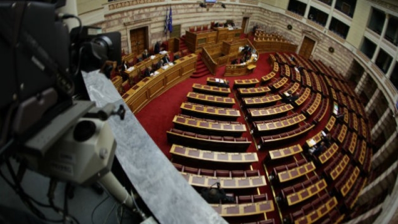 Live η συζήτηση και η ψηφοφορία για το «παράλληλο πρόγραμμα»