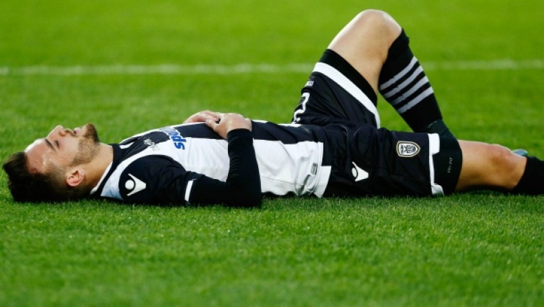 Δεν μας παρατάτε…