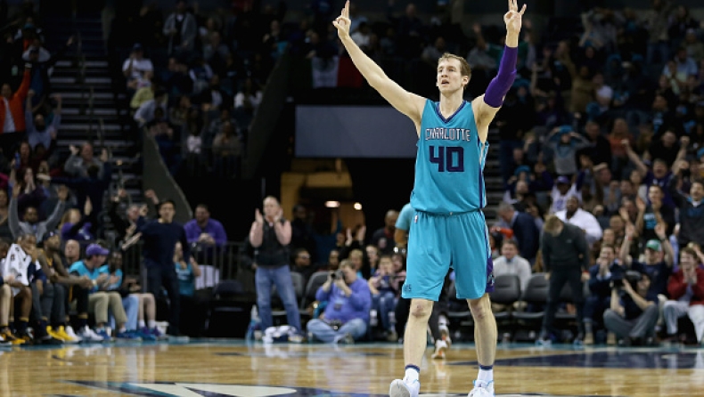 Χόρνετς - Πέισερς 108-101 (pics & vid)