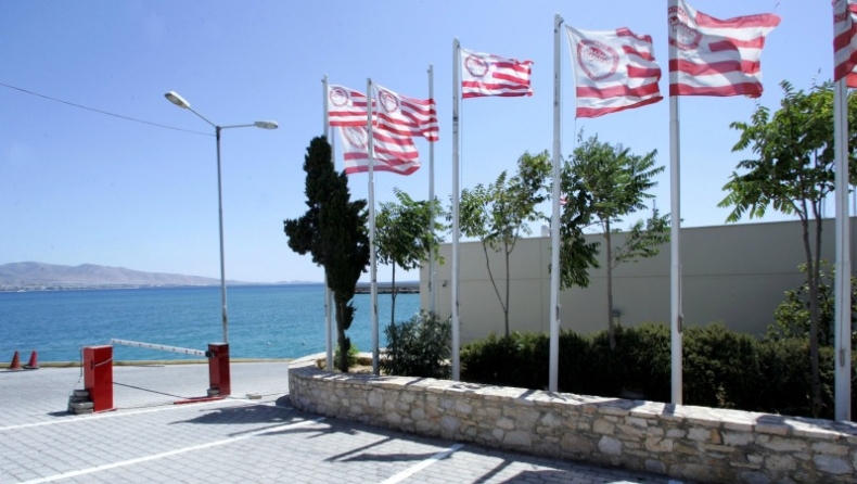 Ολυμπιακός: «Κλόουν και φιλοξενούμενος ο Σαββίδης»!