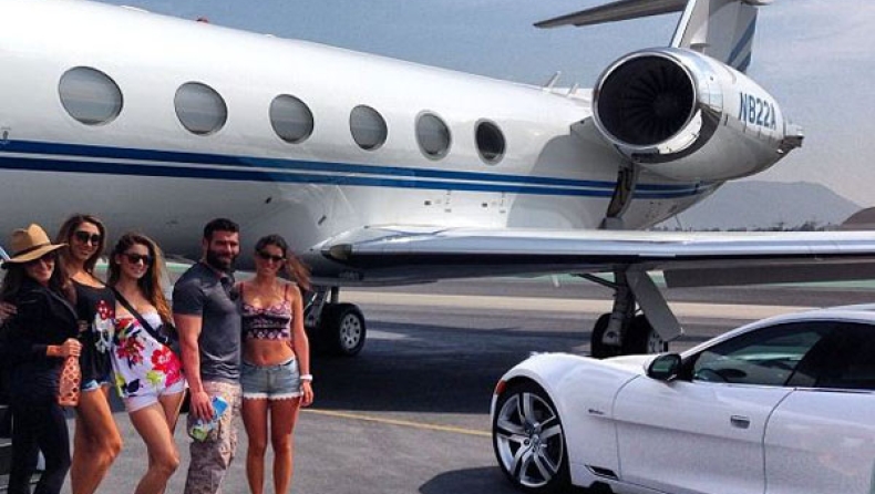 Dan Bilzerian: Έπαιξε σε στοίχημα το ιδιωτικό του αεροπλάνο