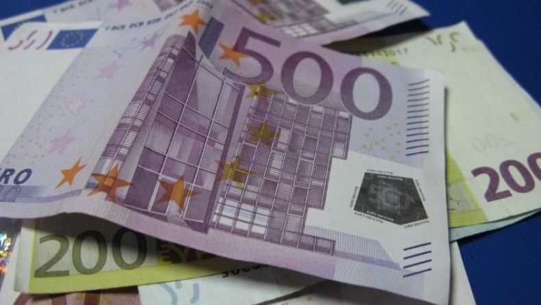 Λιμενικός παρέδωσε τσάντα με 22.000 ευρώ