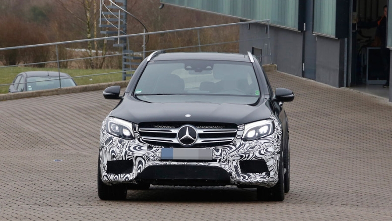 Δεν σταματάει να «αναπαράγεται» η Mercedes GLC