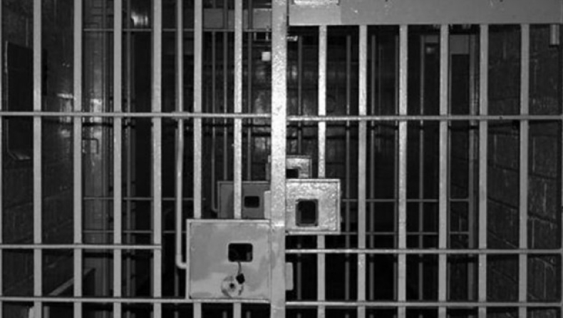 Οι σωφρονιστικοί υπάλληλοι κρούουν τον κώδωνα του κινδύνου: Οι φυλακές καταρρέουν!