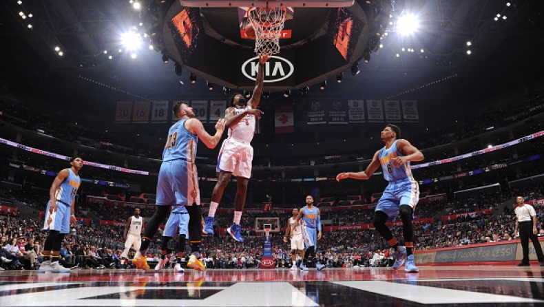 Τάπες, ασίστ, καρφώματα! (vid)