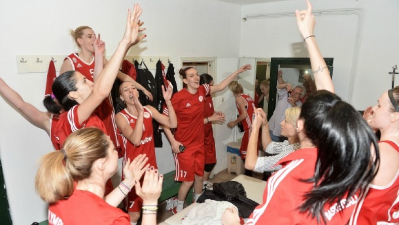 Οι «ερυθρόλευκοι» πανηγυρισμοί (pics)