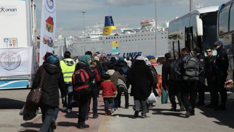 Διέδιδαν πως τα σύνορα είναι ανοιχτά και τους συνέλαβαν