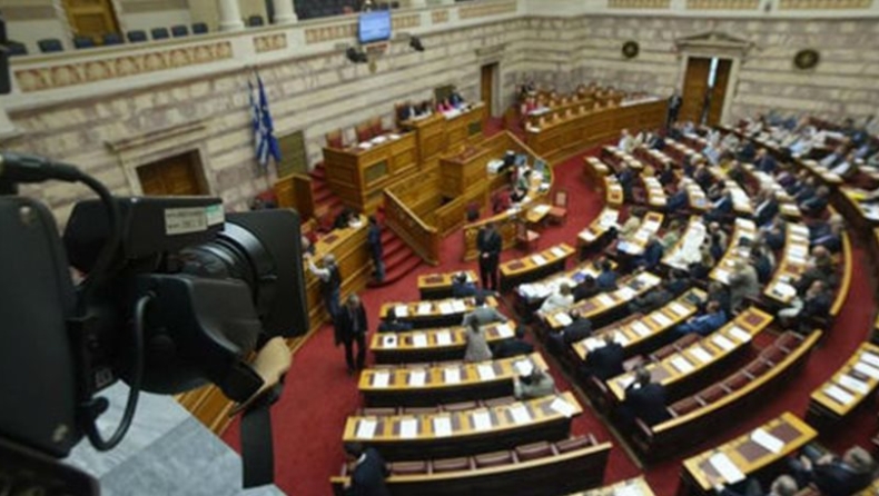 Ρωγμές στον ΣΥΡΙΖΑ για το προσφυγικό