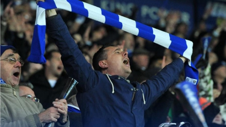 Δωρεάν... μπύρα και ντόνατ για να δεις τη Λέστερ!