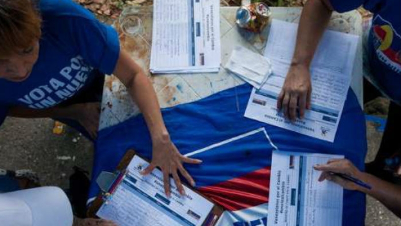 Βενεζουέλα: Κάνουν δημοψήφισμα για να διώξουν τον Μαδούρο