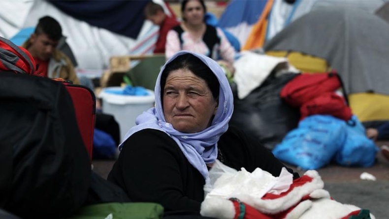 Τουλάχιστον 570 πρόσφυγες μεταφέρθηκαν από τον Πειραιά (pics)