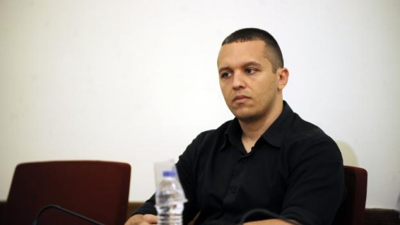 «Παράσταση» Κασιδιάρη με άγριες φωνές και εκφράσεις πεζοδρομίου (vid)