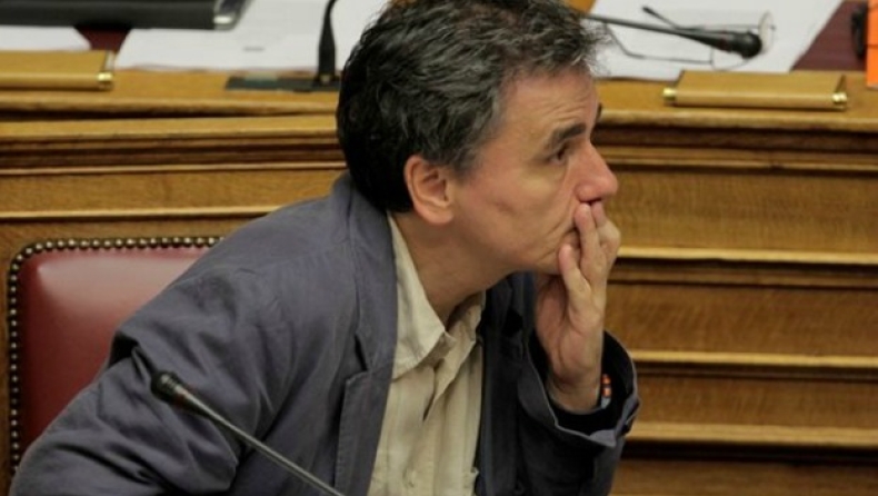 Ο Τσακαλώτος τώρα λέει ότι ο κόφτης είναι ημιαυτόματος!
