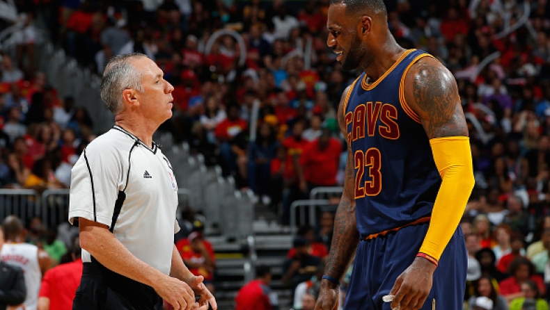 Όρθιος ΛεΜπρον! (vid)