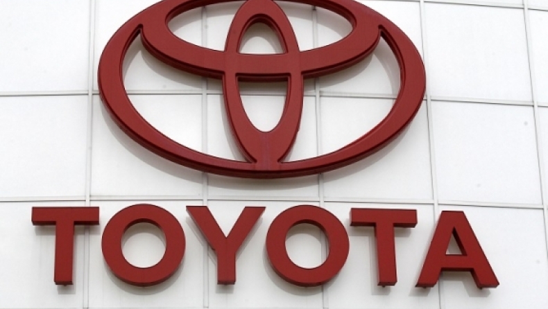 Ανακαλούνται 976 οχήματα Toyota