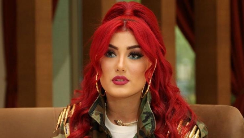 Η Ιρανή Beyonce που κρατά όπλο και πολεμά τον ISIS (pics&vids)