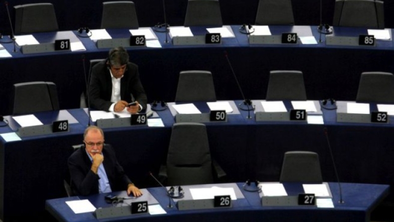 Ερώτηση Παπαδημούλη στην Κομισιόν για το «πακέτο Γιούνκερ»