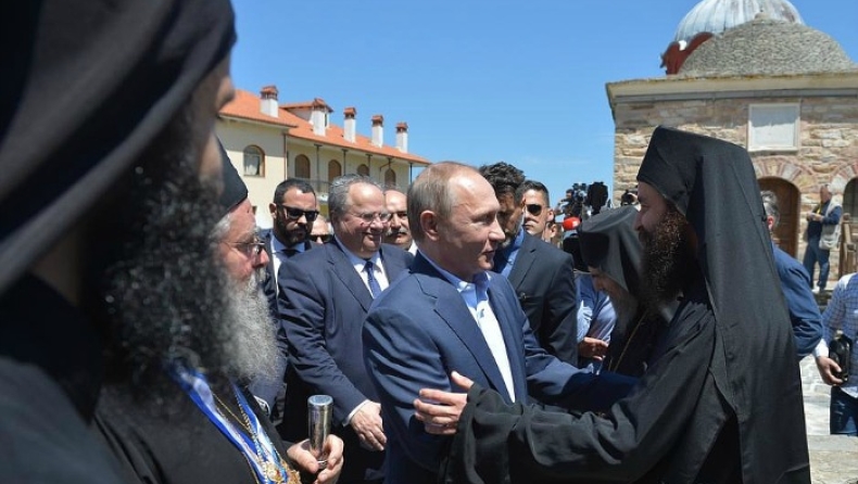 Το Κρεμλίνο ανέβασε εκπληκτικές φωτογραφίες από την επίσκεψη Πούτιν στο Άγιο Όρος (pics)