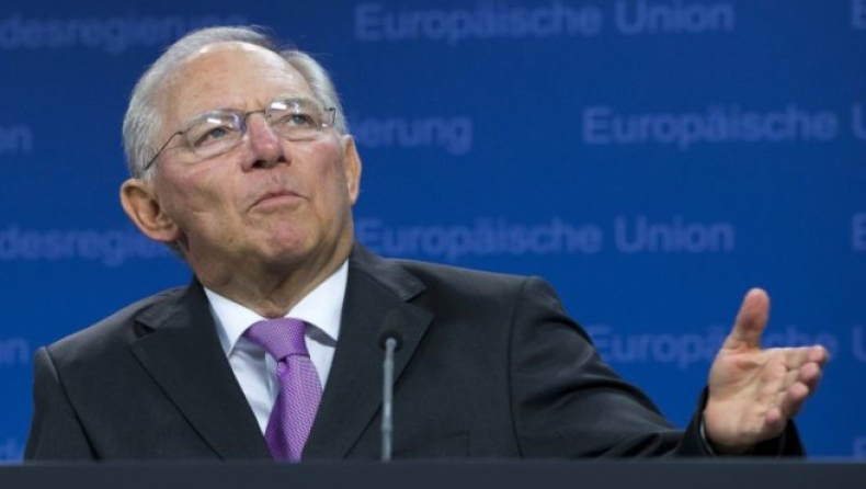 Απορρίπτει ο Σόιμπλε την εγγύηση επιτοκίων για την Ελλάδα