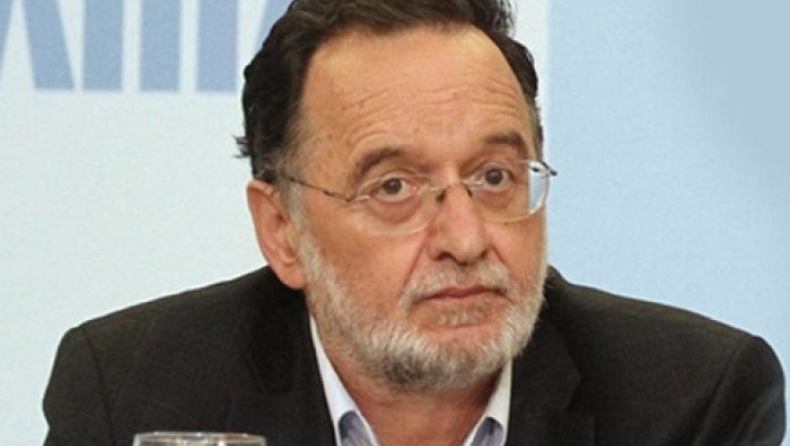 Ντου Λαφαζάνη στο προαύλιο της Βουλής! Σήκωσε πανό (pics)