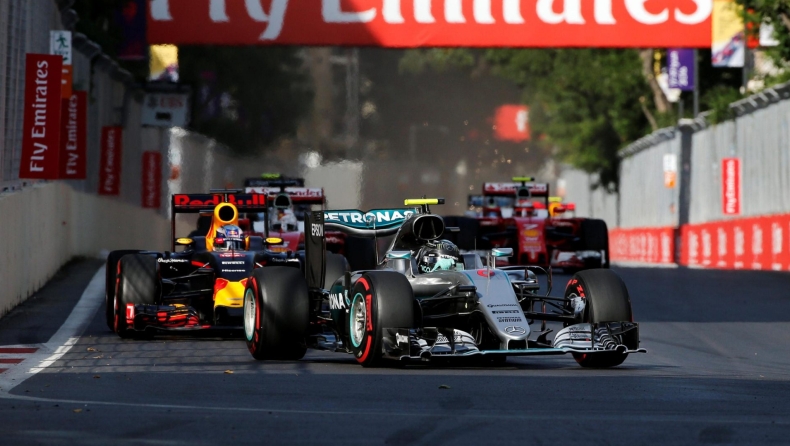 Επαναφορά στις νίκες για Ρόσμπεργκ, πρώτη στο Μπακού