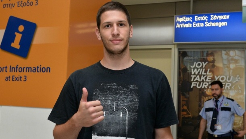 Στην Αθήνα για ΑΕΚ ο Ιβάνοβιτς (pics)