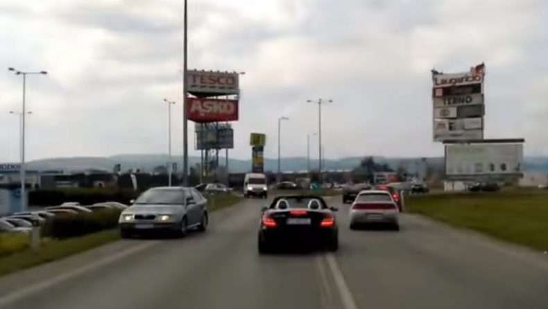 Έκανε το… ασθενοφόρο αλλά την πάτησε (video)