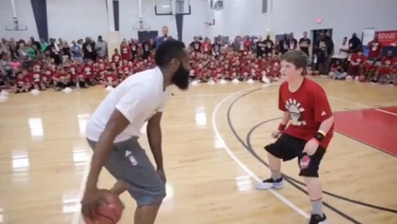 Δε λυπήθηκε πιτσιρικά ο Χάρντεν - Ξεσάλωσε μετά (vid)