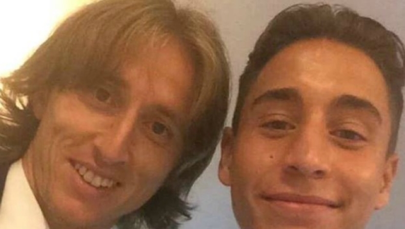 Περίμενε τον Μόντριτς για... selfie μετά το ματς ο Μορ (pic)