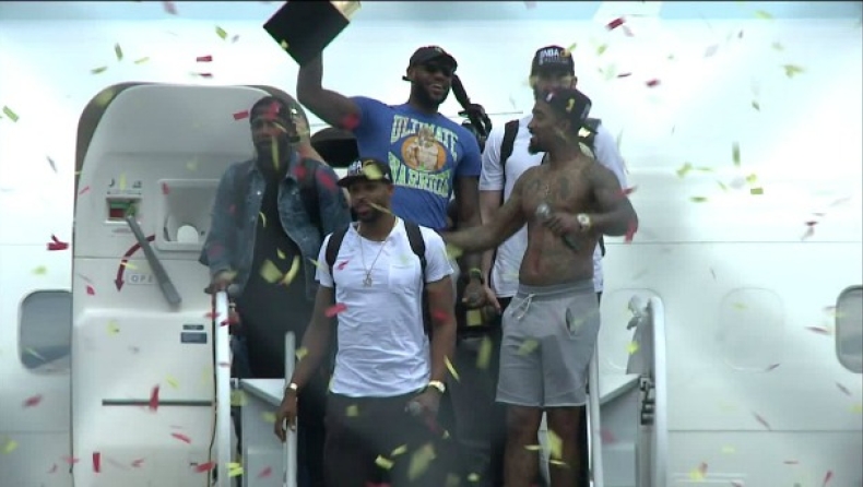 Χαμός στην άφιξη των Καβαλίερς! (pics & vids)