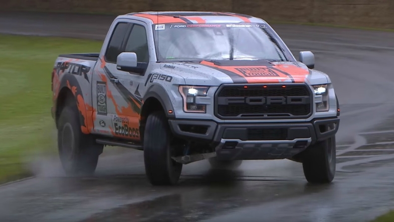 Ακόμη και ο Stig το «χάνει» (video)