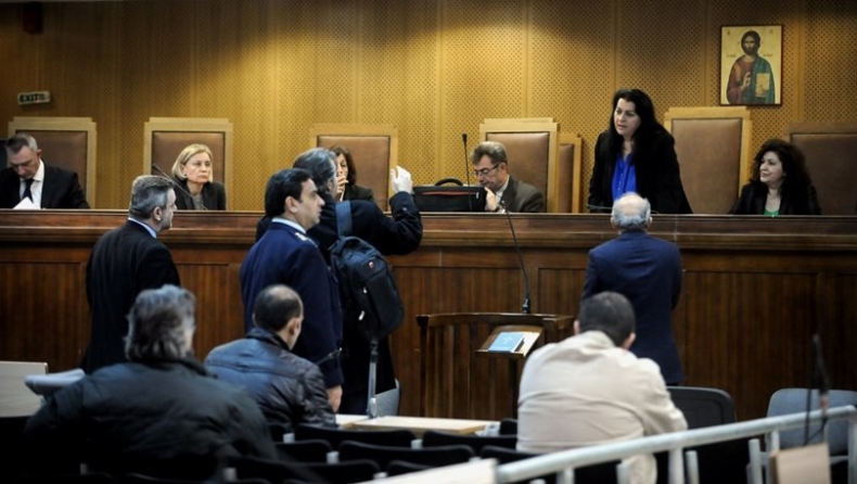 Δίκη ΧΑ: Το υπ. «Δικαιοσύνης υπονομεύει τη διεξαγωγή», καταγγέλλει η πολιτική αγωγή